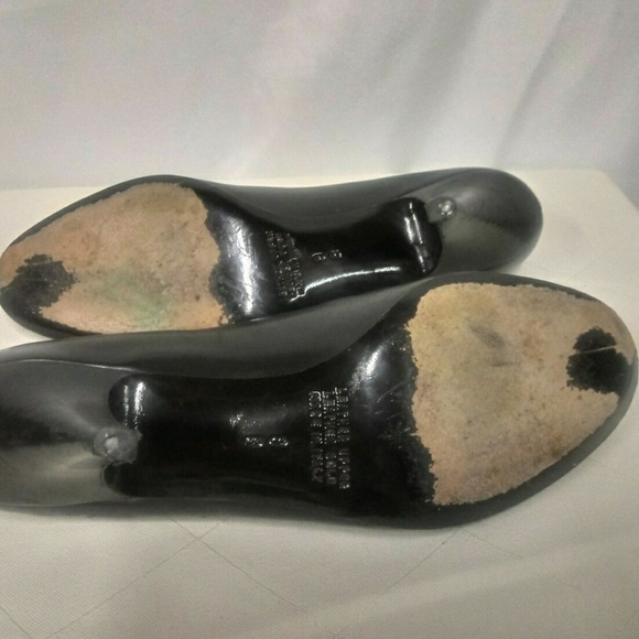 Saks Fifth Avenue Black Leather Crisscross Suede Detail Mid Heel Slip On Pump - Picture 7 of 8